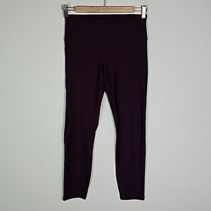 UNDER Armour medium purple heatgear compression leggings